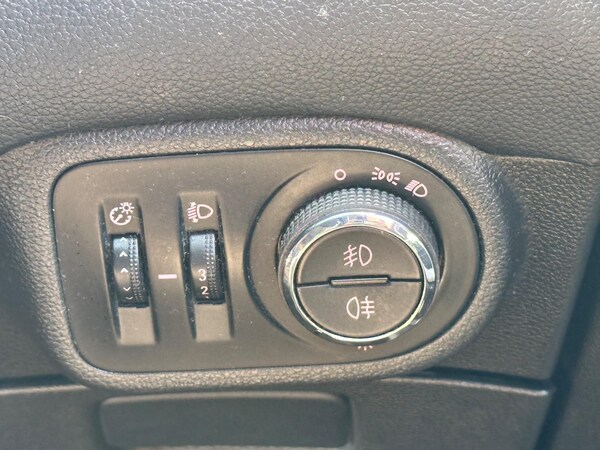 Used Vauxhall Zafira Tourer 2013 for sale - 74047864: Photo 26