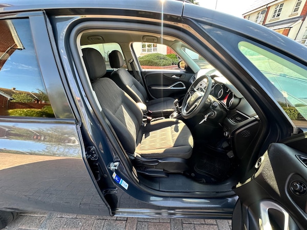 Used Vauxhall Zafira Tourer 2013 for sale - 74047864: Photo 77