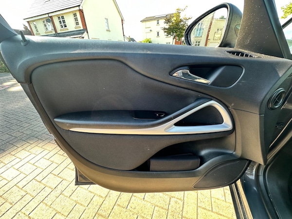 Used Vauxhall Zafira Tourer 2013 for sale - 74047864: Photo 93