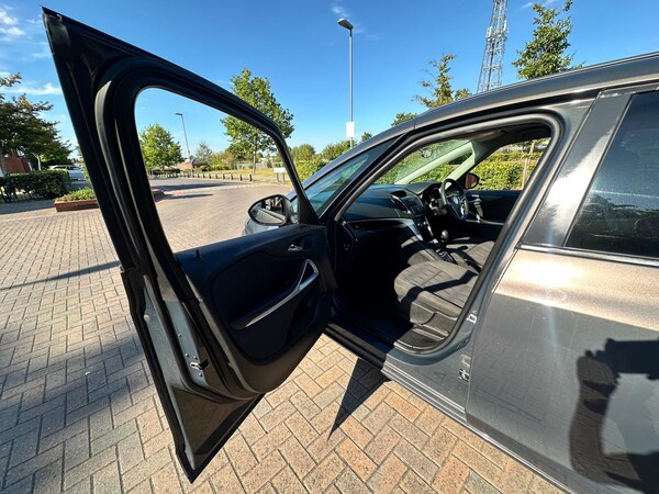 Used Vauxhall Zafira Tourer 2013 for sale - 74047864: Photo 94