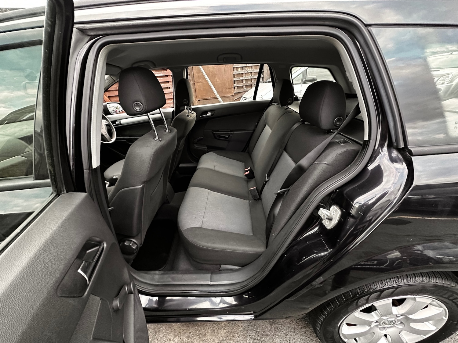 Used Vauxhall Astra 2005 for sale - 77335681: Photo 28