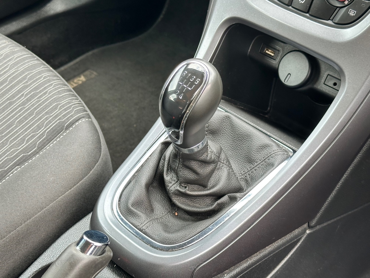 Used Vauxhall Astra 2015 for sale - 77329503: Photo 92