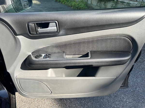 Used Ford Focus 2010 for sale - 75646228: Photo 18