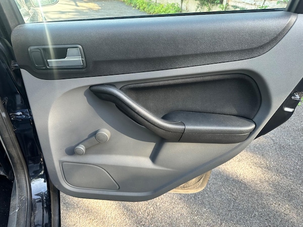 Used Ford Focus 2010 for sale - 75646228: Photo 25