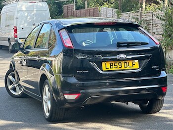 Used Ford Focus 2010 for sale - 75646228: Photo