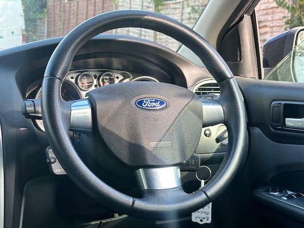 Used Ford Focus 2010 for sale - 75646228: Photo 39