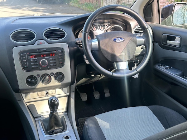 Used Ford Focus 2010 for sale - 75646228: Photo 40