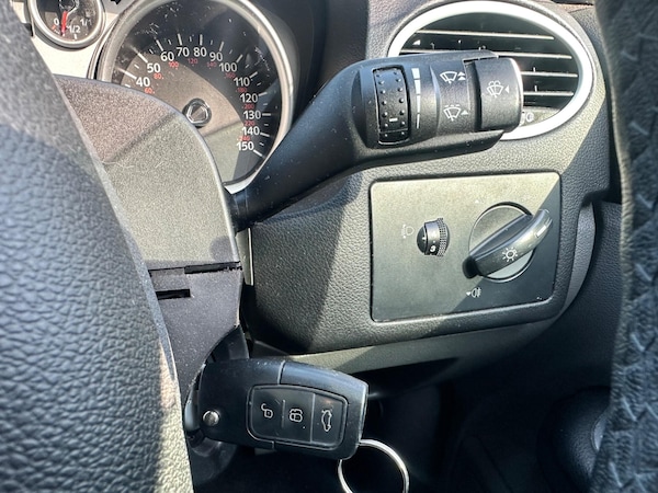 Used Ford Focus 2010 for sale - 75646228: Photo 50