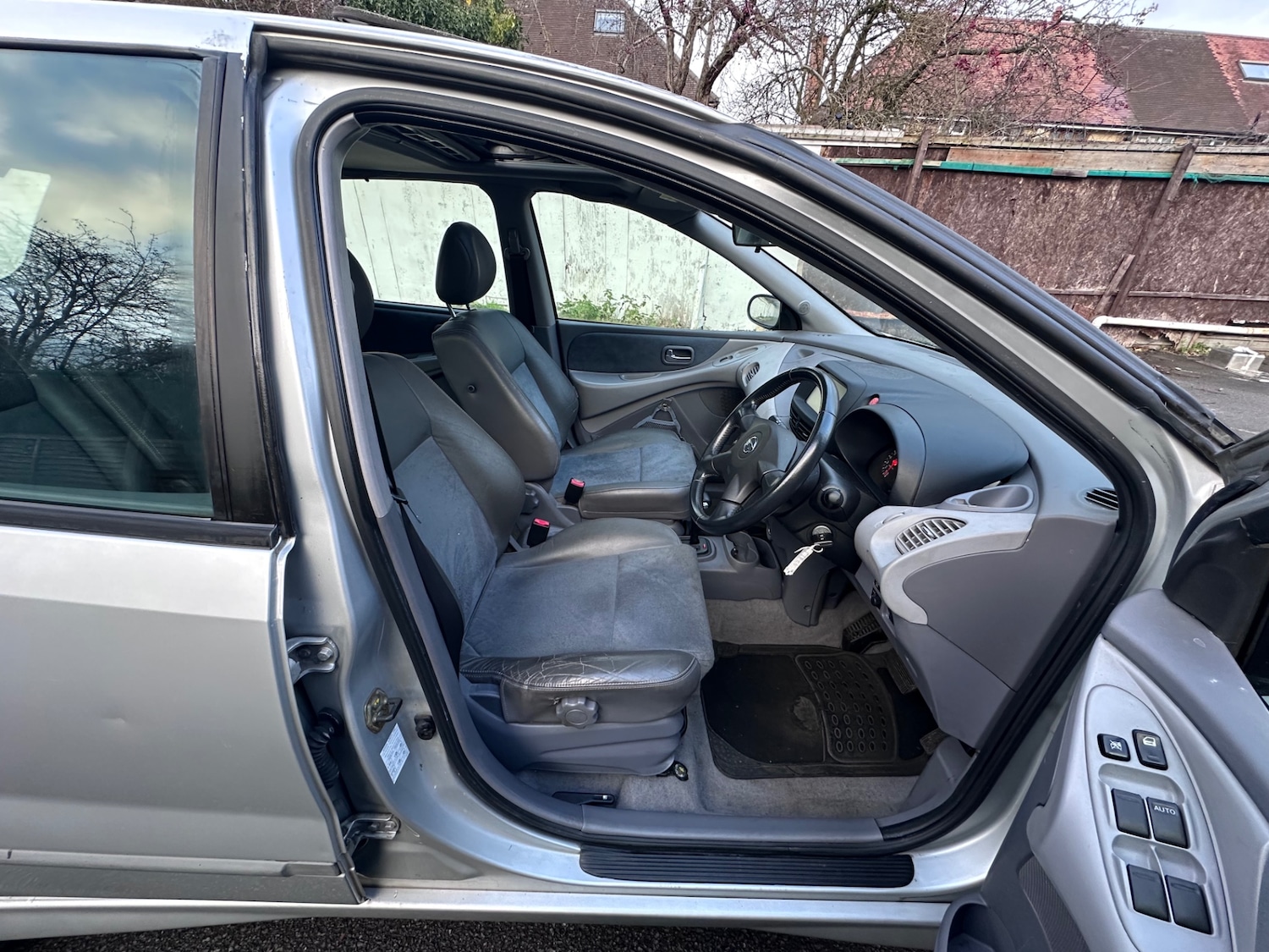 Used Nissan Almera Tino 2004 for sale - 77326195: Photo 11