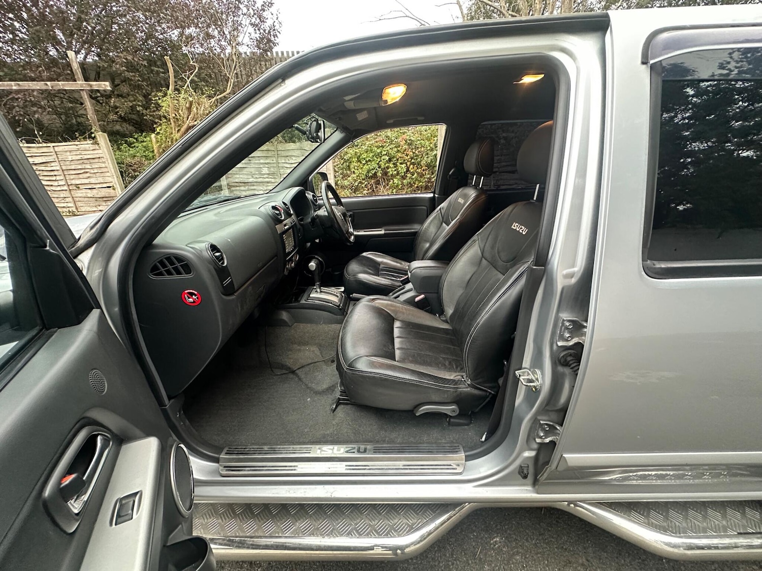 Used Isuzu Rodeo 2011 for sale - 75991325: Photo 31