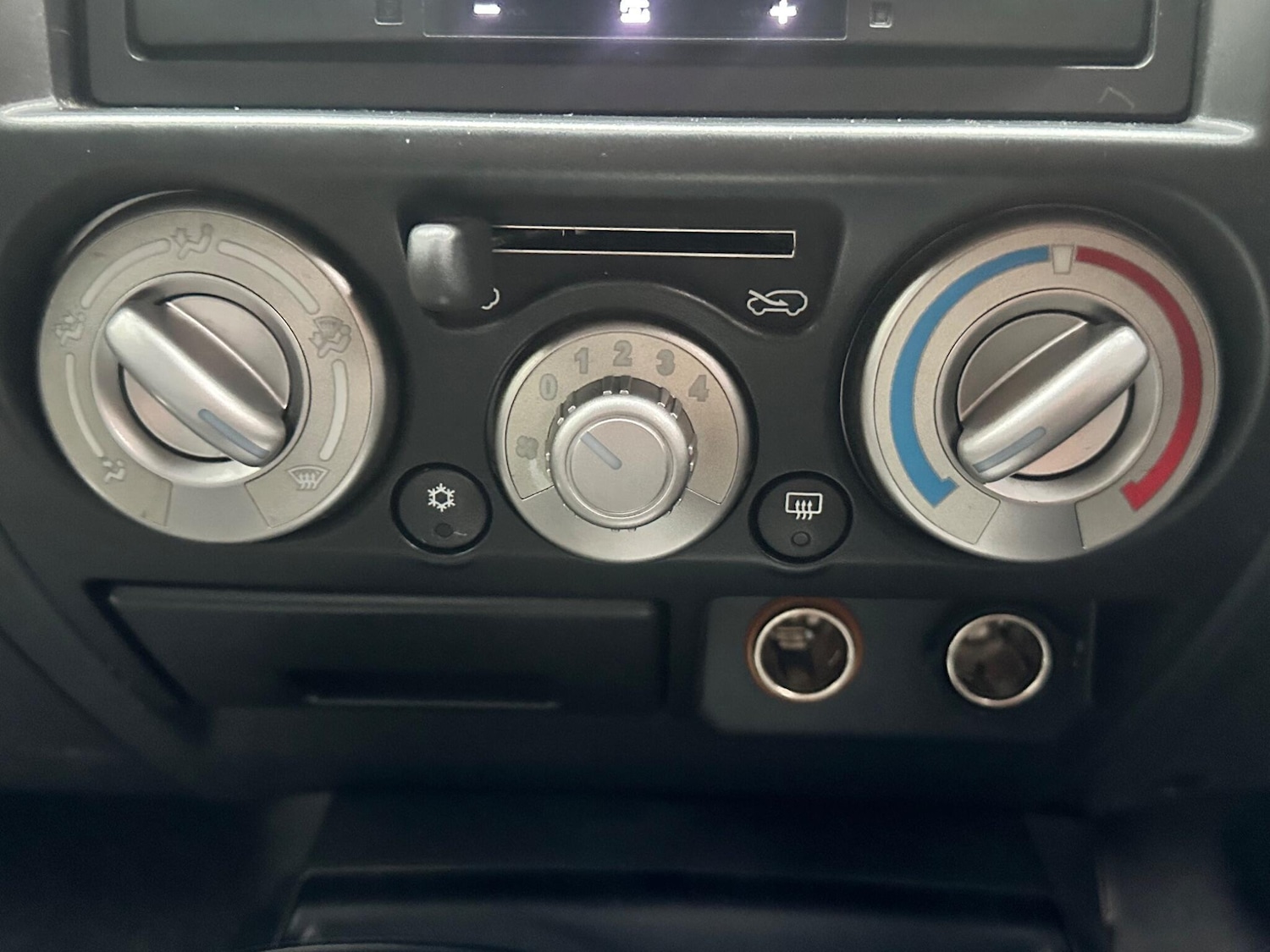 Used Isuzu Rodeo 2011 for sale - 75991325: Photo 45