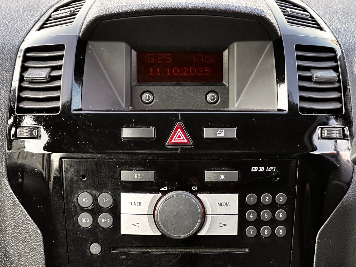 Used Vauxhall Zafira 2013 for sale - 77329506: Photo 87