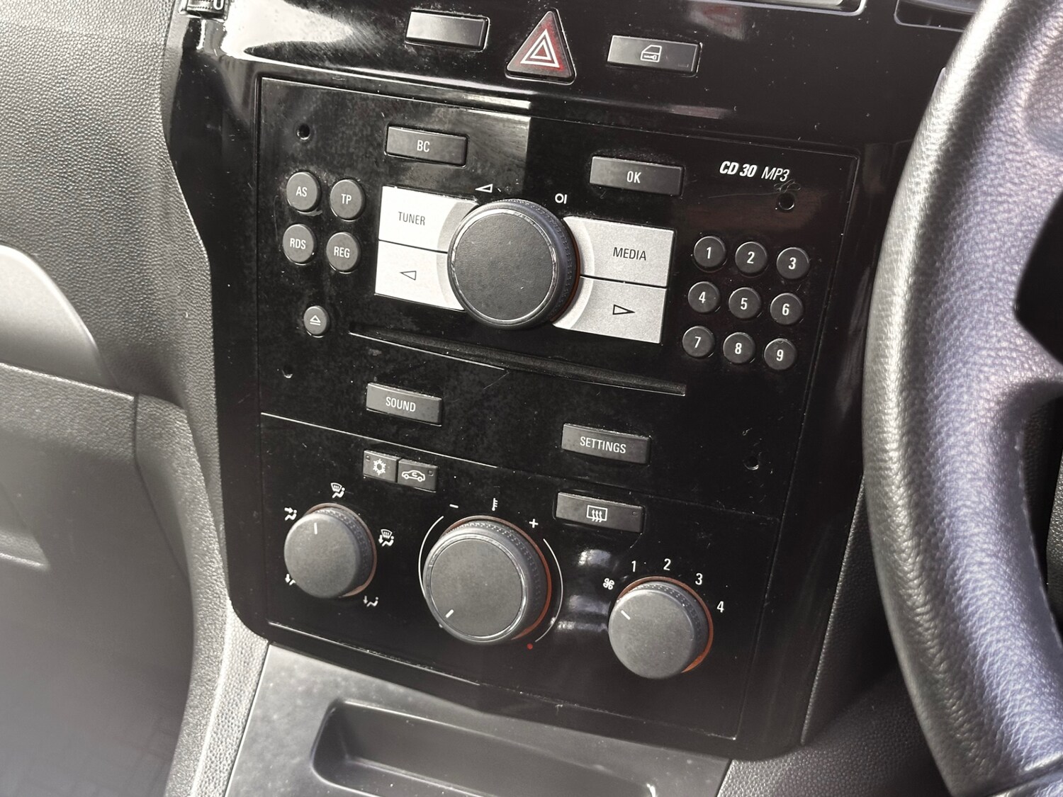 Used Vauxhall Zafira 2013 for sale - 77329506: Photo 93