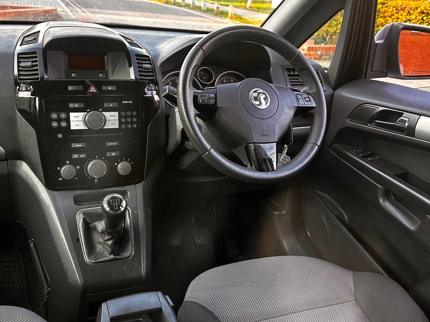 Used Vauxhall Zafira 2013 for sale - 77329506: Photo 96