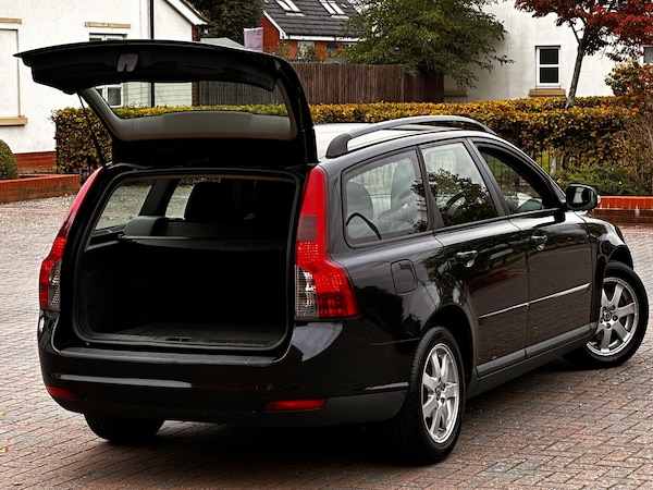 Used Volvo V50 2008 for sale - 76314290: Photo 31