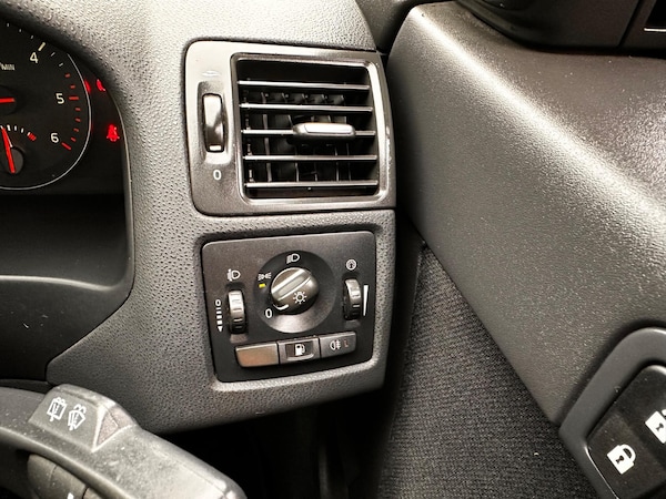 Used Volvo V50 2008 for sale - 76314290: Photo 92