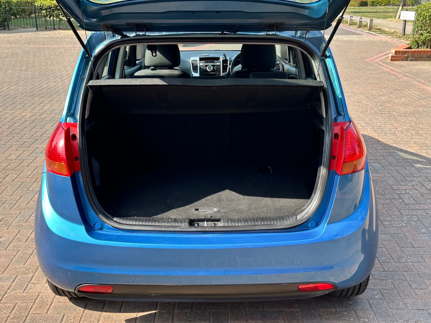 Used Kia Venga 2010 for sale - 77335699: Photo 25