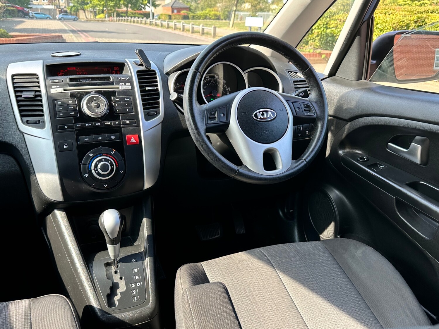 Used Kia Venga 2010 for sale - 77335699: Photo 85