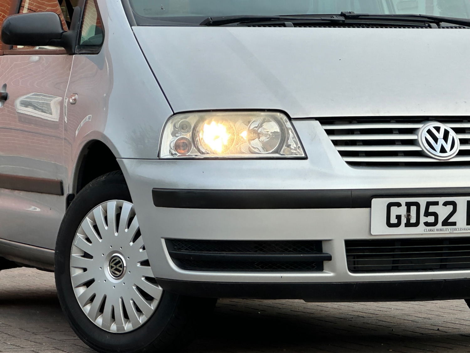 Used Volkswagen Sharan 2002 for sale - 77329492: Photo 3