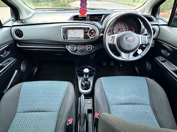 Used Toyota Yaris 2013 for sale - 75414012: Photo 75