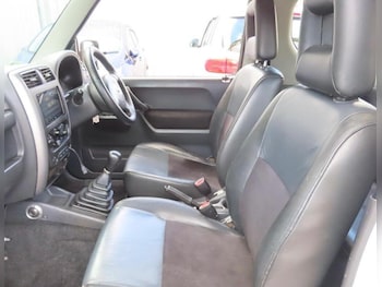 Used Suzuki Jimny 2009 for sale - 76560984: Photo