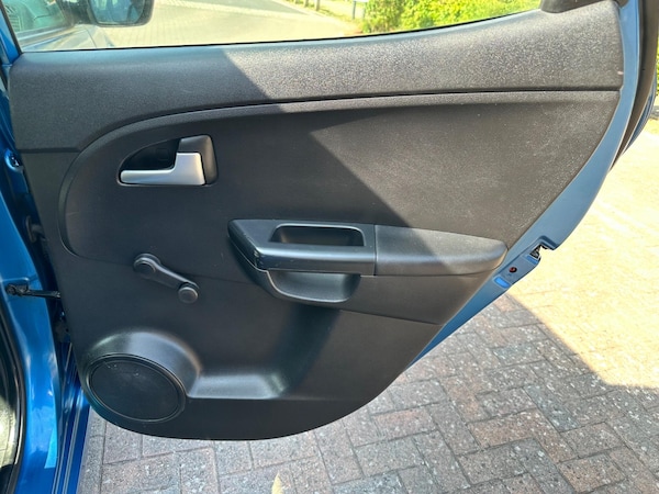 Used Kia Venga 2010 for sale - 75539407: Photo 65