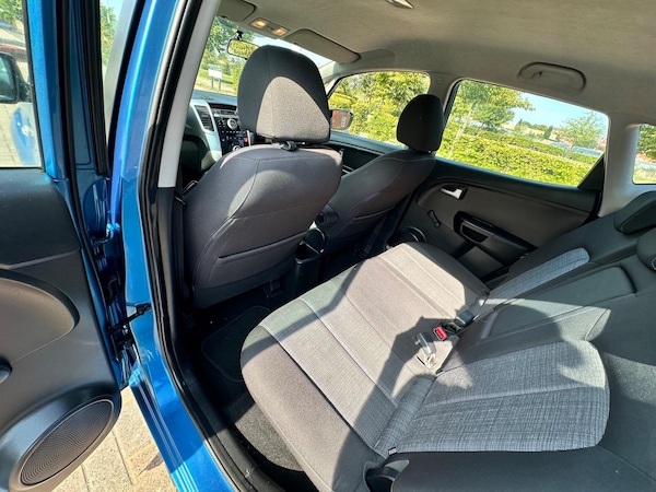 Used Kia Venga 2010 for sale - 75539407: Photo 78