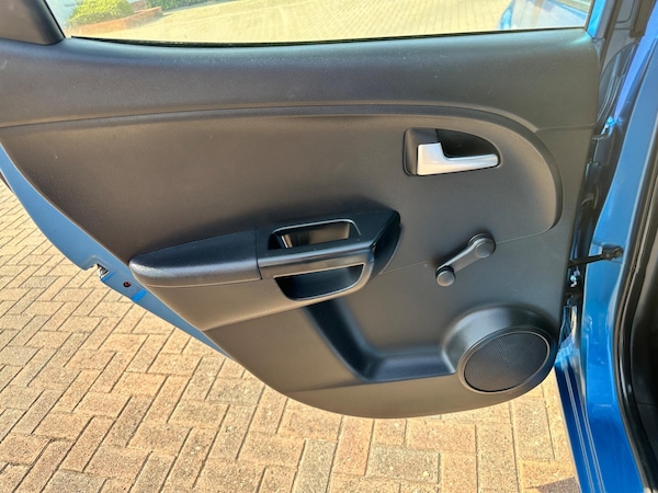 Used Kia Venga 2010 for sale - 75539407: Photo 79