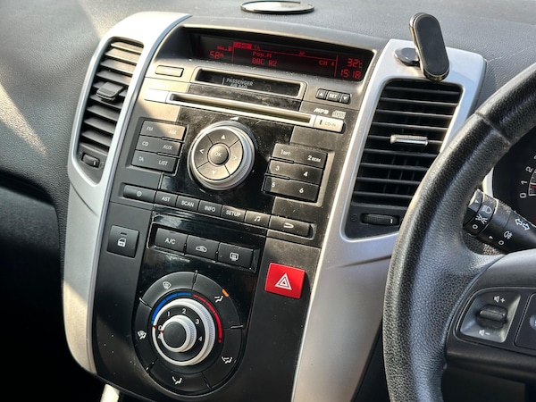 Used Kia Venga 2010 for sale - 75539407: Photo 93