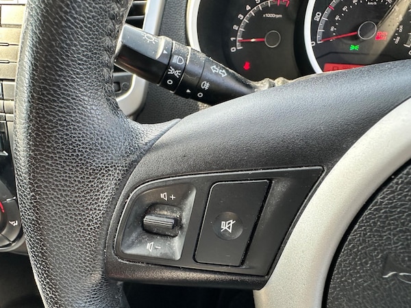 Used Kia Venga 2010 for sale - 75539407: Photo 96