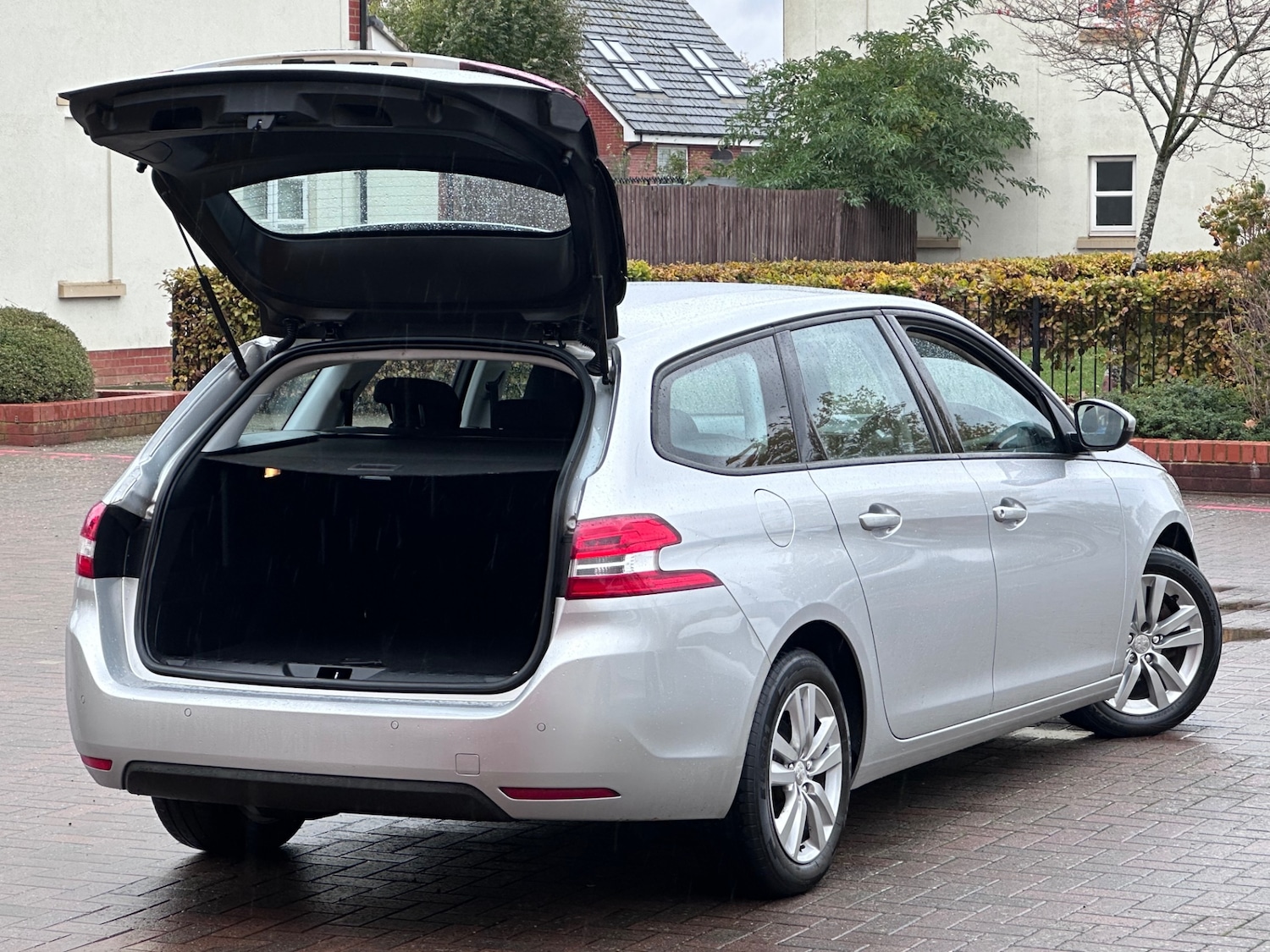Used Peugeot 308 2017 for sale - 77329303: Photo 18