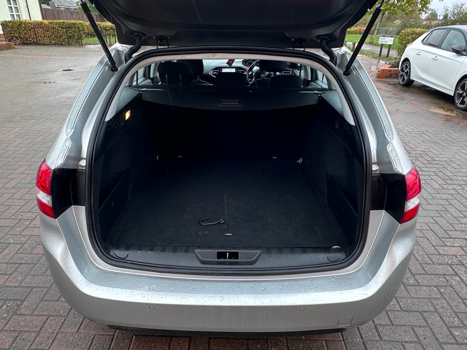 Used Peugeot 308 2017 for sale - 77329303: Photo 26