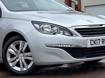 Used Peugeot 308 2017 for sale - 77329303: Photo