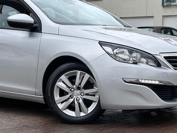 Used Peugeot 308 2017 for sale - 77329303: Photo