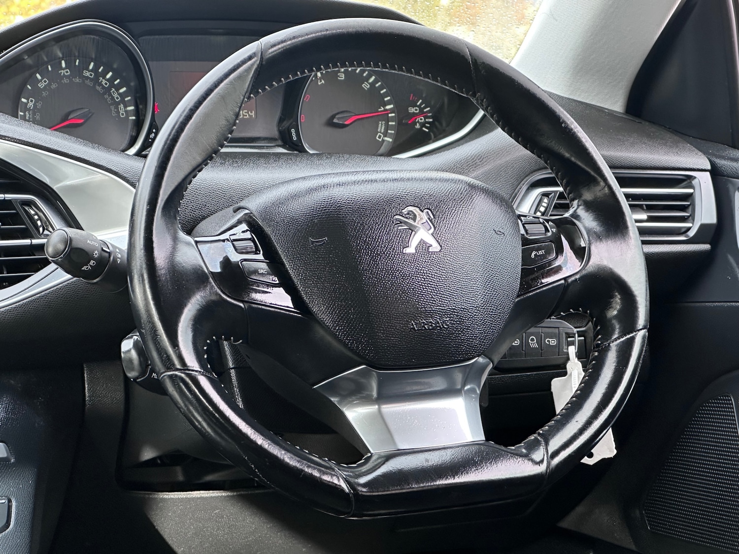 Used Peugeot 308 2017 for sale - 77329303: Photo 89