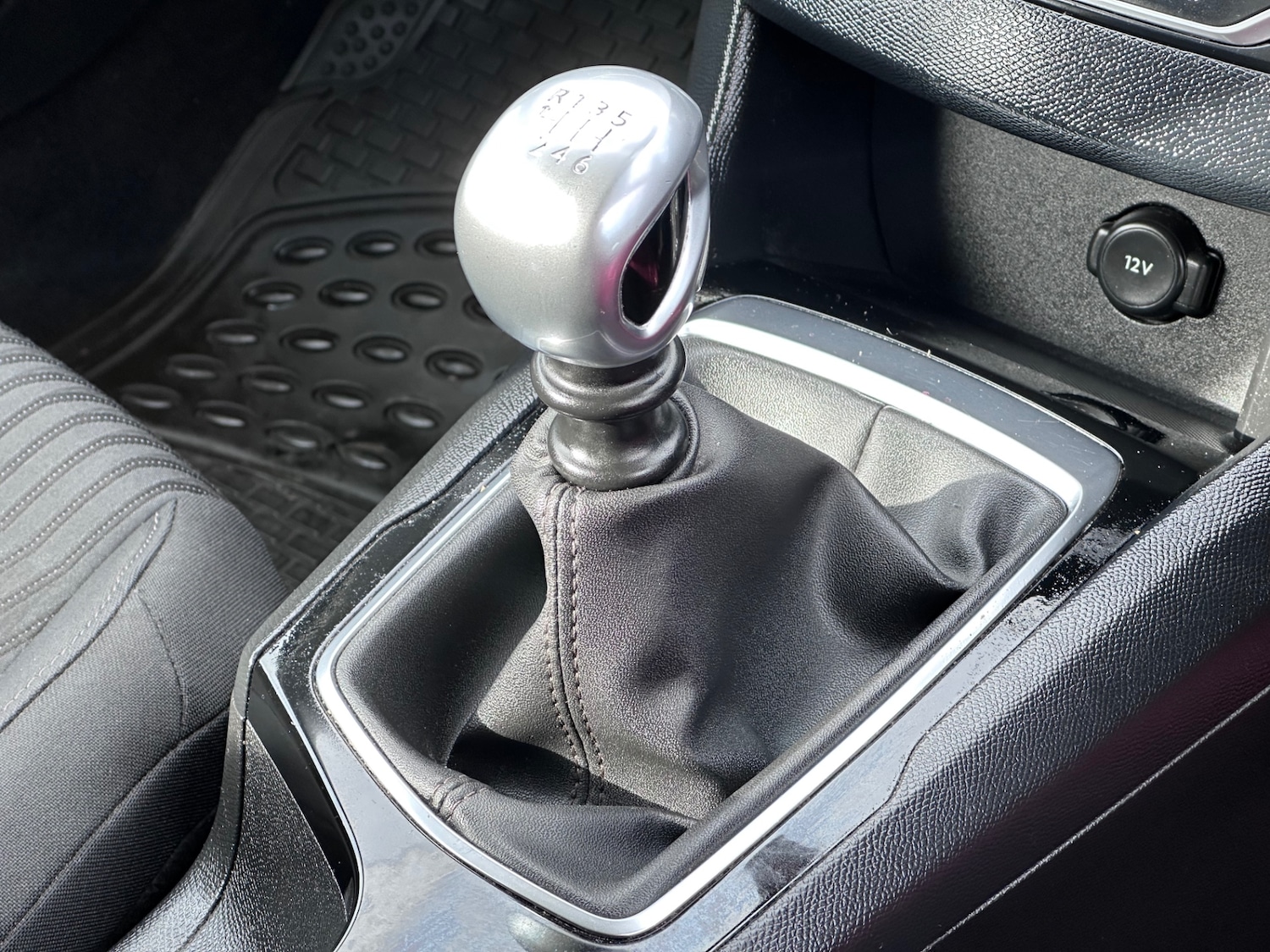 Used Peugeot 308 2017 for sale - 77329303: Photo 96