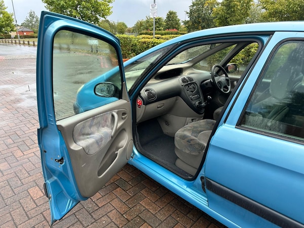 Used Citroen Xsara Picasso 2002 for sale - 75051892: Photo 37