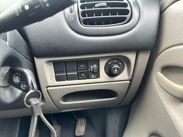Used Citroen Xsara Picasso 2002 for sale - 75051892: Photo 59