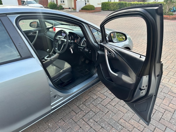 Used Vauxhall Astra 2011 for sale - 74959004: Photo 65