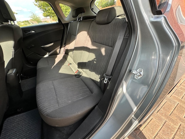 Used Vauxhall Astra 2011 for sale - 74959004: Photo 76