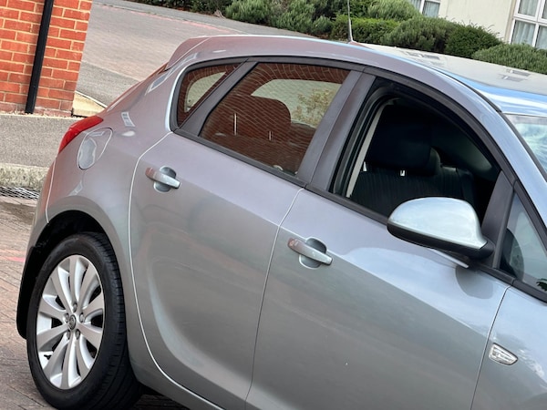 Used Vauxhall Astra 2011 for sale - 74959004: Photo 9