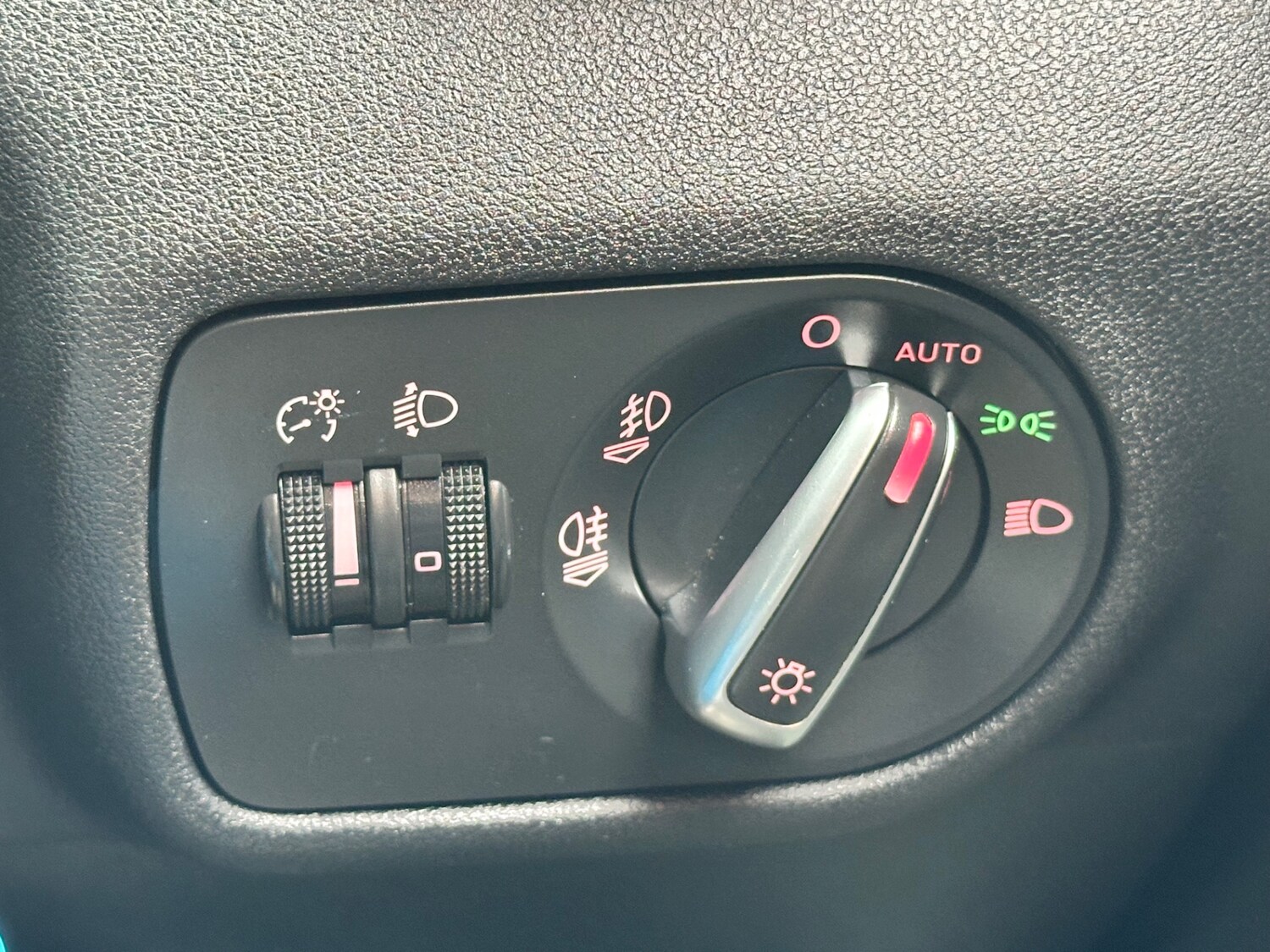 Used Audi A1 2011 for sale - 77329574: Photo 86