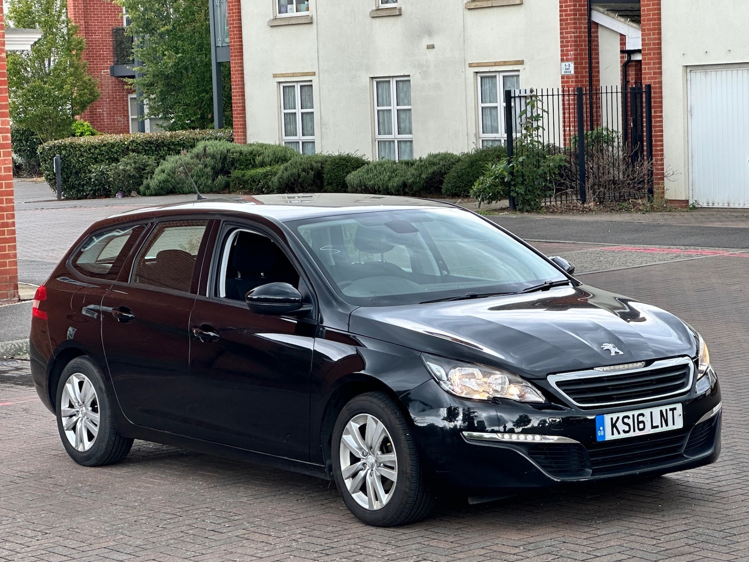 Used Peugeot 308 2016 for sale - 77329508: Photo 12