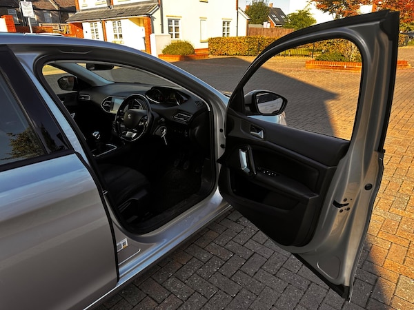 Used Peugeot 308 SW 2017 for sale - 75539881: Photo 57