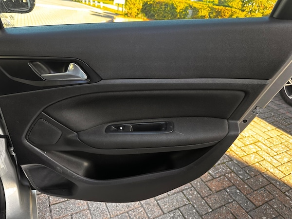 Used Peugeot 308 SW 2017 for sale - 75539881: Photo 70