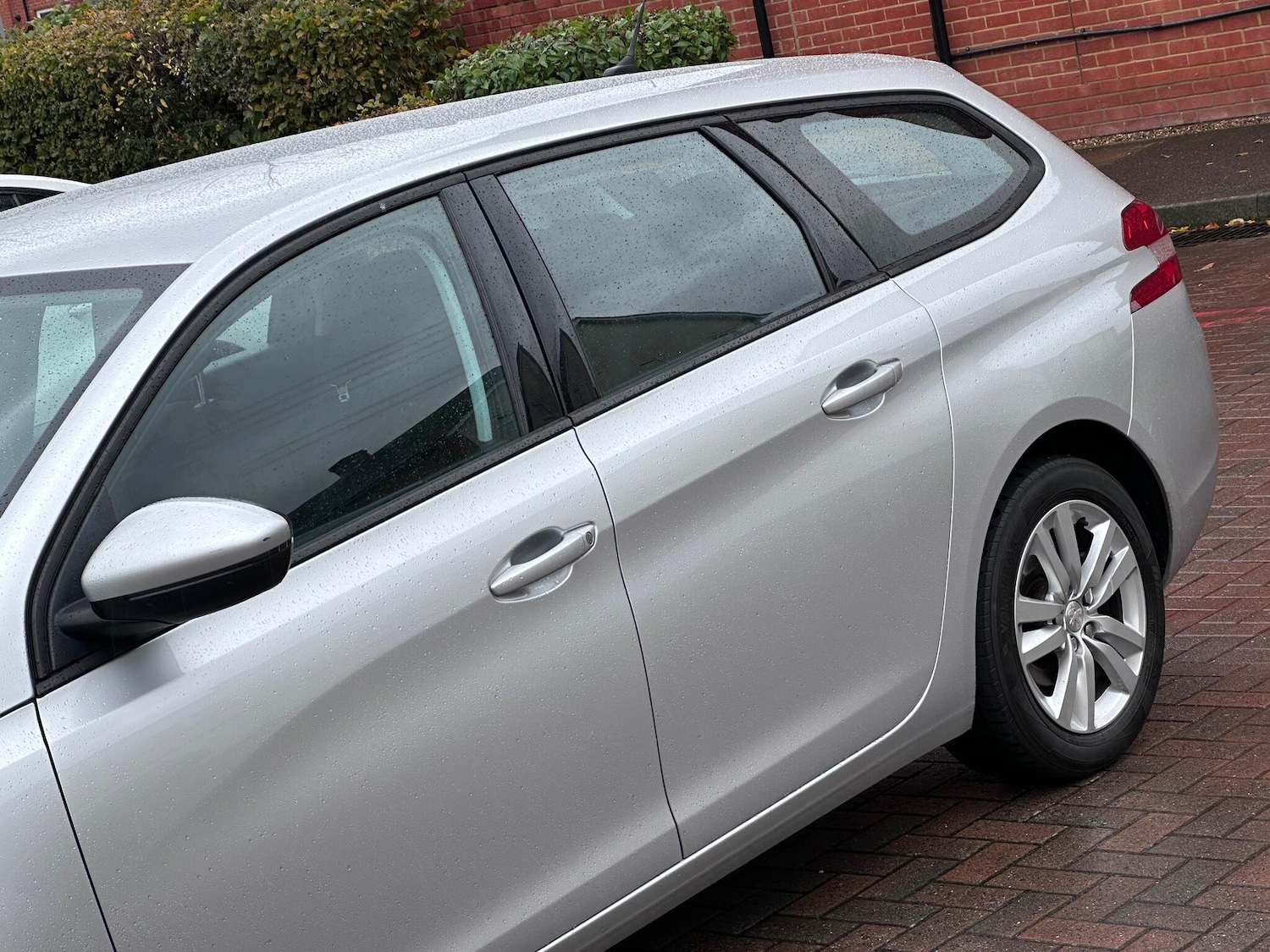 Used Peugeot 308 SW 2017 for sale - 75539881: Photo 76