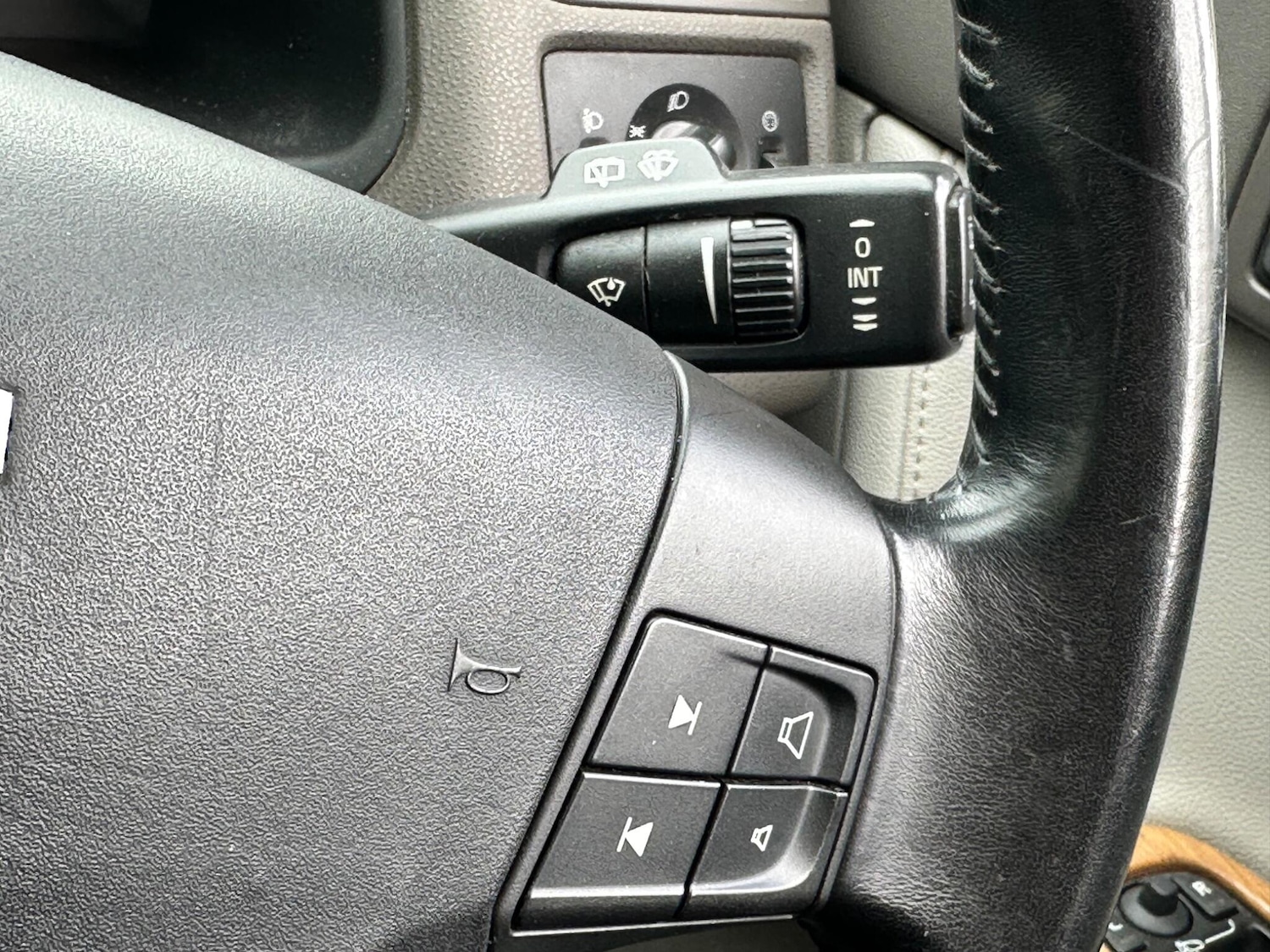 Used Volvo V50 2009 for sale - 76041702: Photo 100