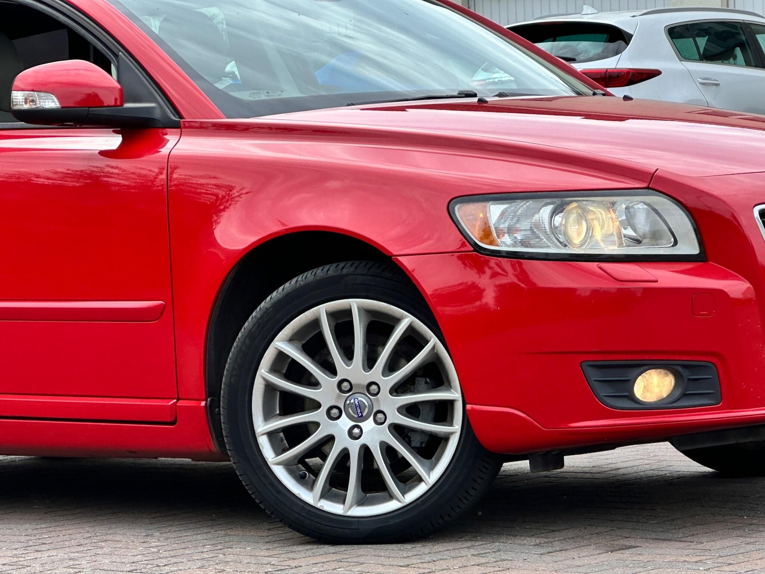 Used Volvo V50 2009 for sale - 76041702: Photo 4