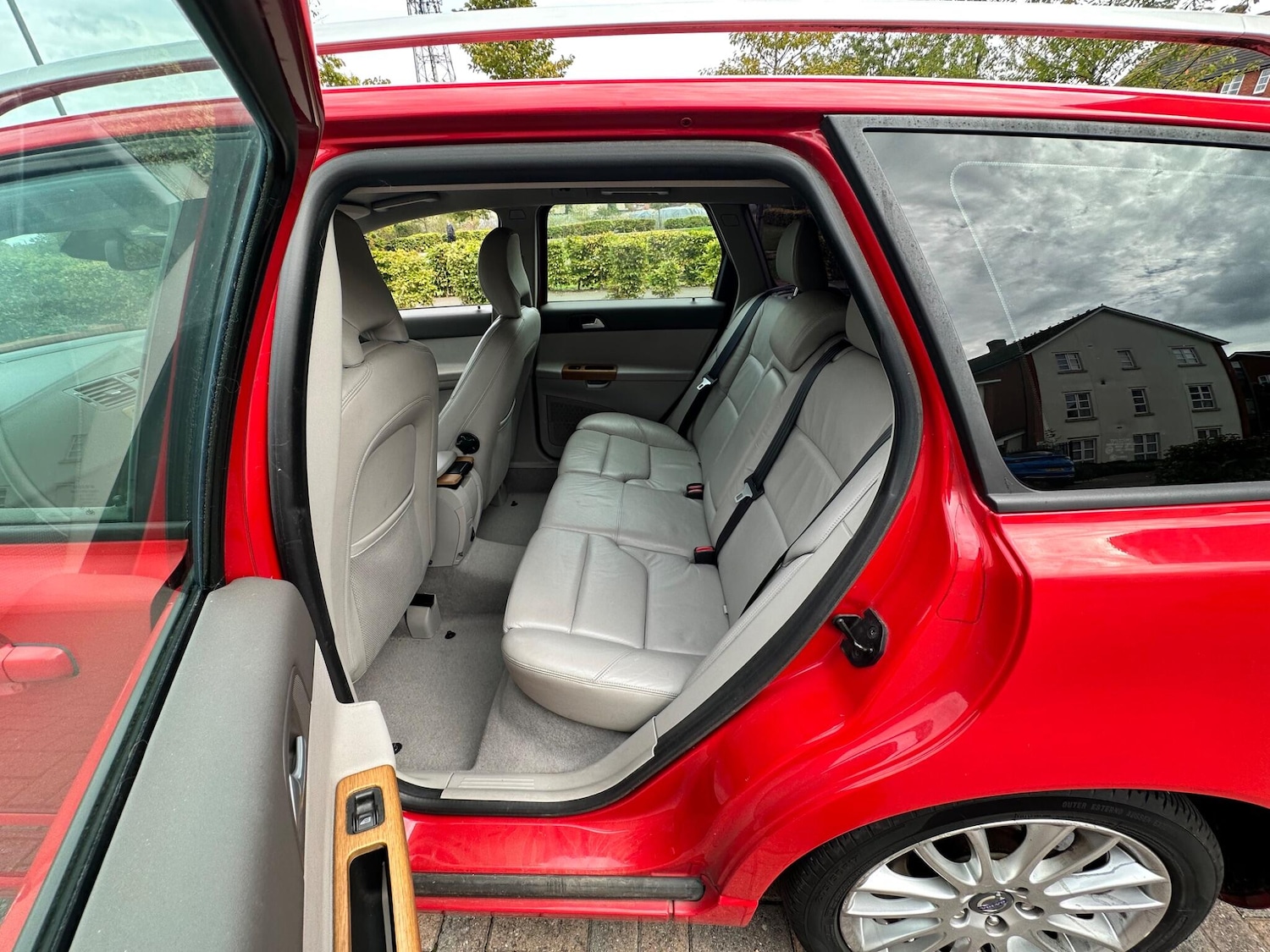 Used Volvo V50 2009 for sale - 76041702: Photo 80