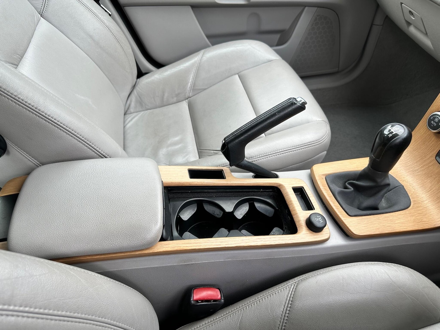 Used Volvo V50 2009 for sale - 76041702: Photo 87